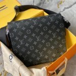Louis Vuitton MESSENGER