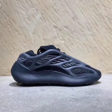 Adidas Yeezy Boost 700 Y3 Sneaker