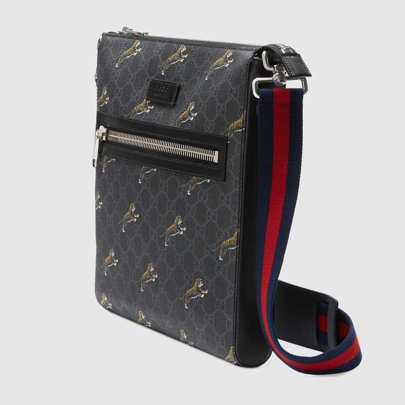 474137_g0kan_8992_002_054_0000_light-gucci-bestiary-messenger-with-tigers-1.jpg