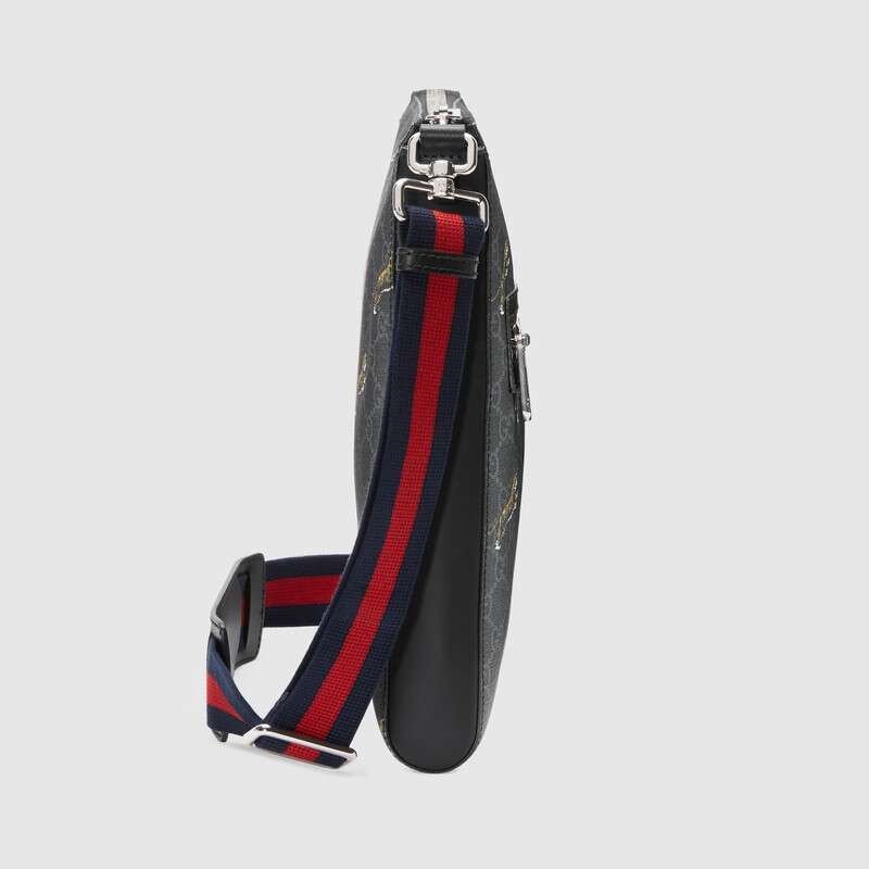 474137_g0kan_8992_004_054_0000_light-gucci-bestiary-messenger-with-tigers-1.jpg