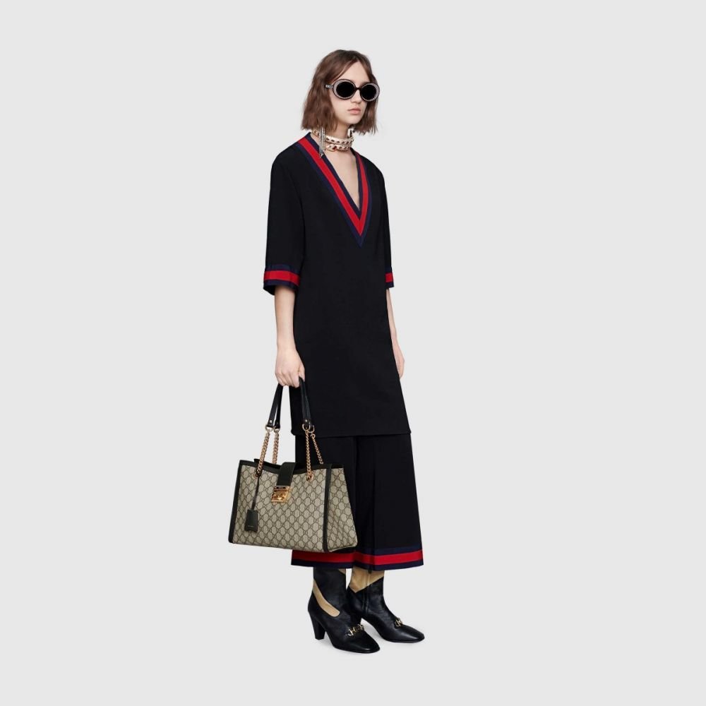 479197_khnkg_9769_005_100_0000_light-padlock-medium-gg-shoulder-bag.jpg