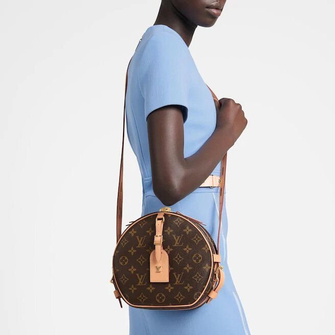 louis-vuitton-m52294_pm1_worn_view.jpg