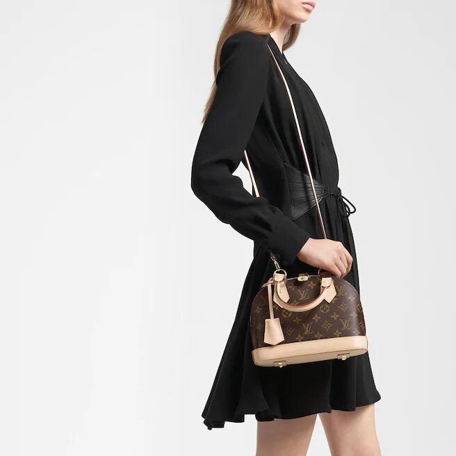louis-vuitton-m53152_pm1_worn_view.jpg