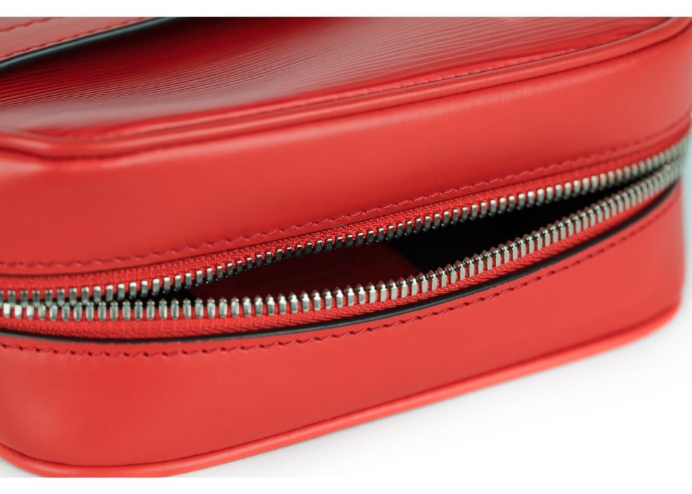louis-vuitton-x-supreme-danube-epi-supreme-pm-red-studio-4-1.jpg