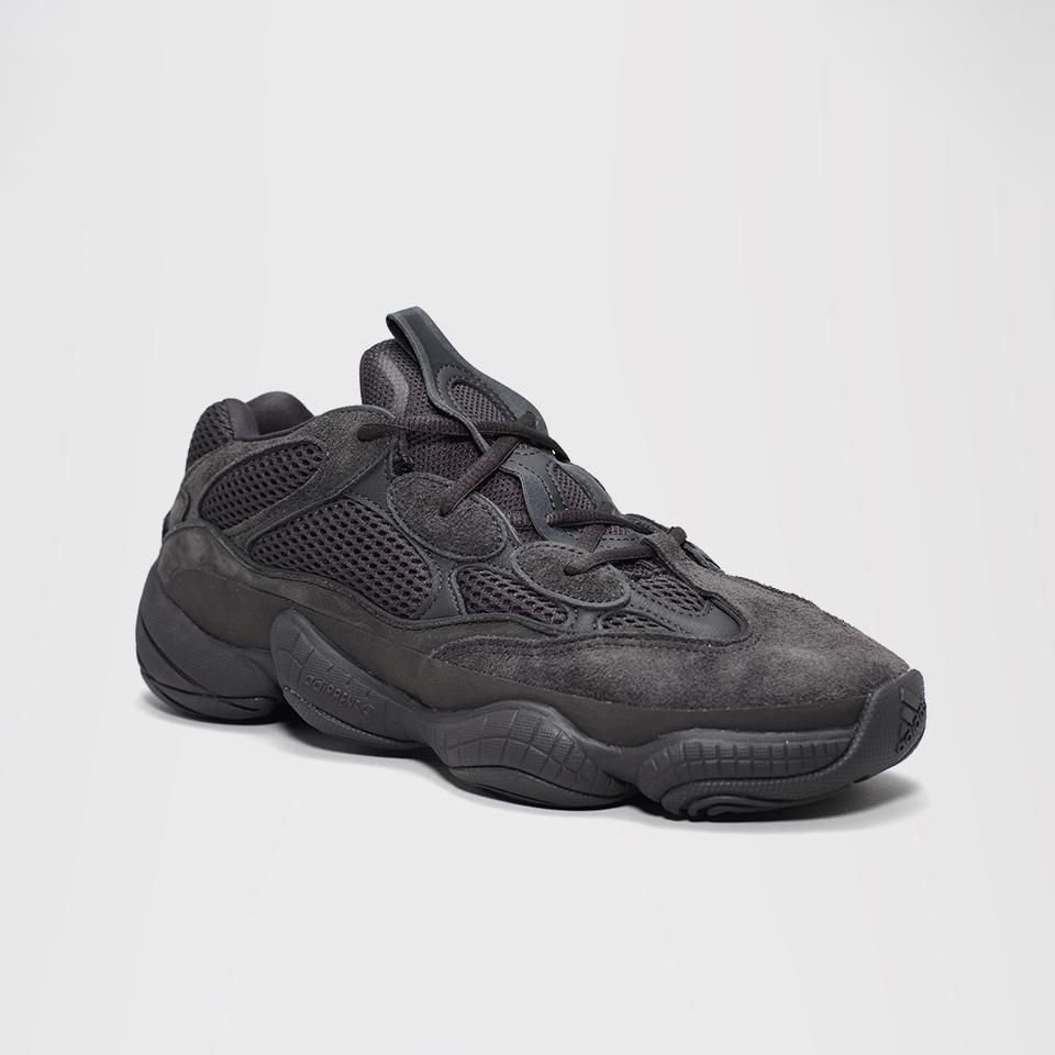 yeezy_1_2_146ec246-11d8-49c3-ad39-5c4381894eb2-1.jpg