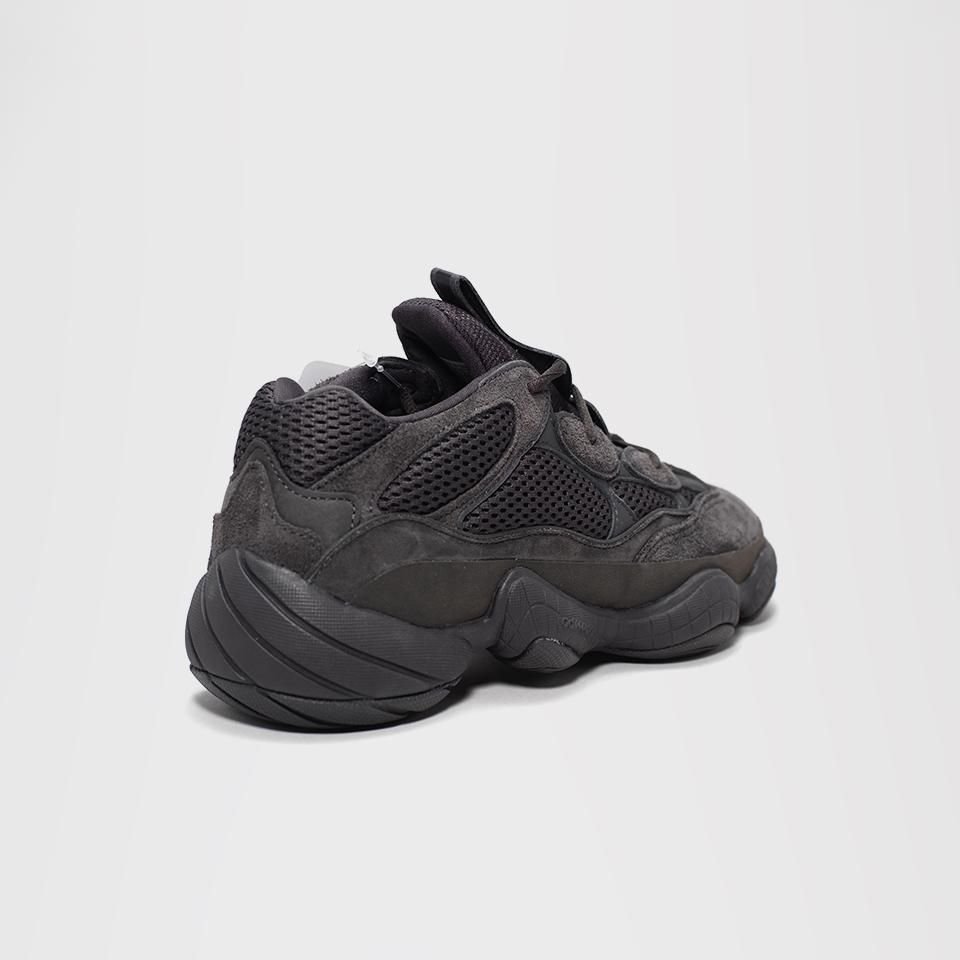 yeezy_1_3_4a4e3d84-19fd-4ace-b585-9b092fd4d157-1.jpg