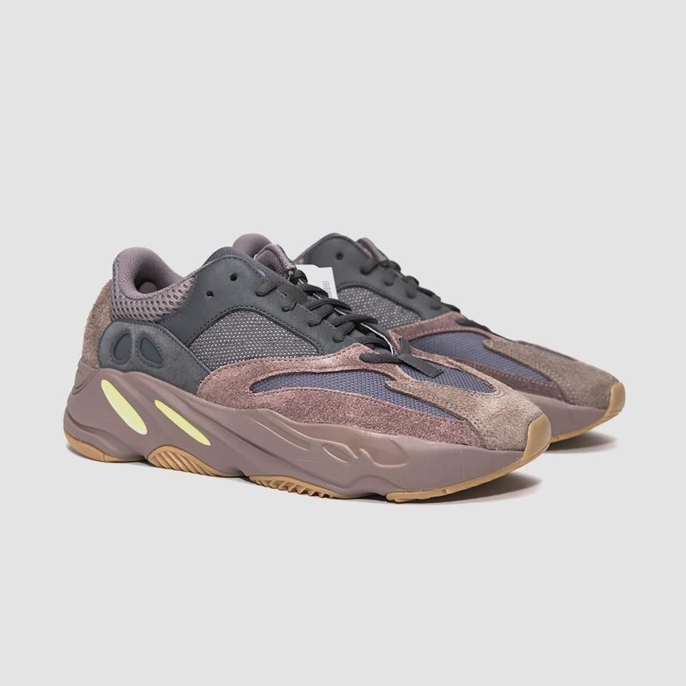 yeezy_1_4_94cc1e66-6df1-4203-8153-2804dda1105e-2.jpg